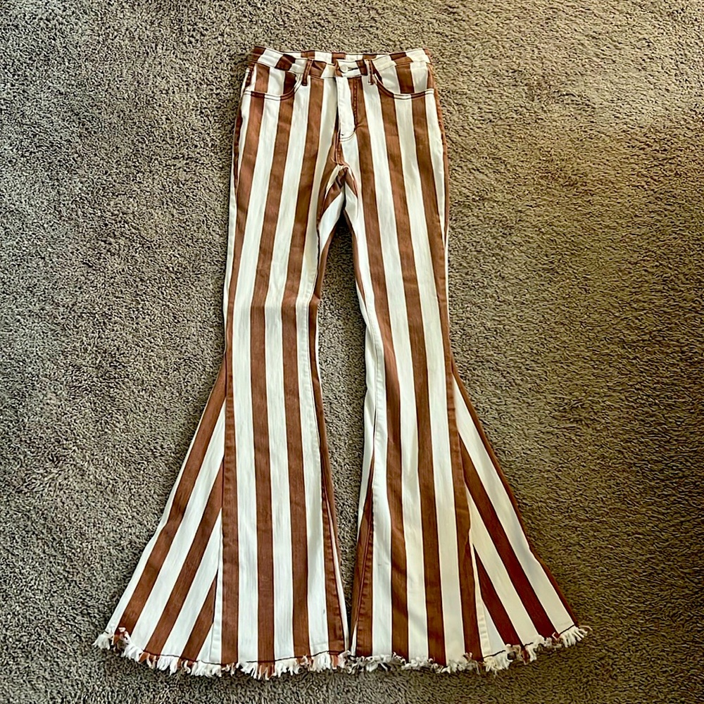 Altar’d State Bell Bottom Jeans sz. S
